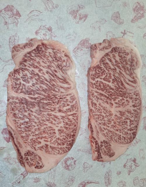 Wagyu et Kobe. Primé meilleure viande du monde. Un gout et une tendreté a ne plus faire douter 