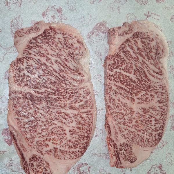 Wagyu et Kobe. Primé meilleure viande du monde. Un gout et une tendreté a ne plus faire douter 